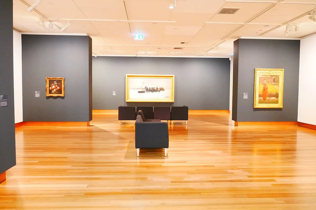 Illustrative image: Art gallery exhibition rooms; not the advertised listing